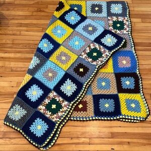 Crochet granny square blanket